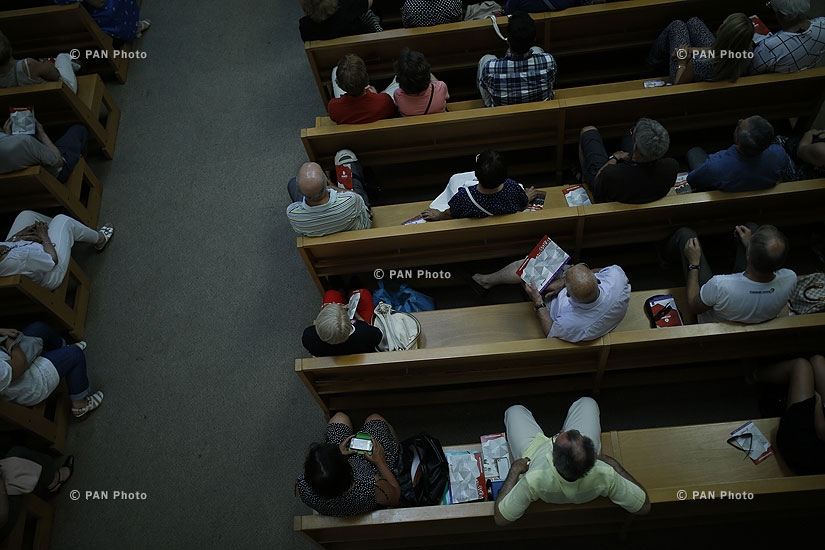 Midem 2015. «Հովեր» երգչախմբի համերգը Կաննի Բողոքական եկեղեցում