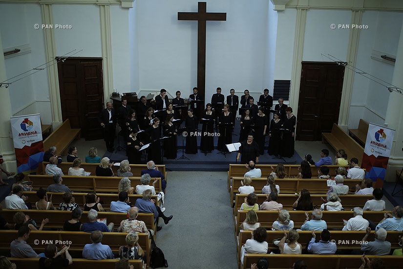 Midem 2015: Концерт государственного камерного хора Овер в Протестантской церкви в Каннах  