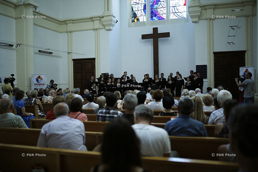 Midem 2015: Concert of Hover Chamber Choir in largest Protestant church in Cannes