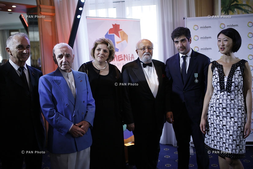 Midem 2015: Дирижер Сергей Смбатян был награжден орденом Искусств и литературы Франции