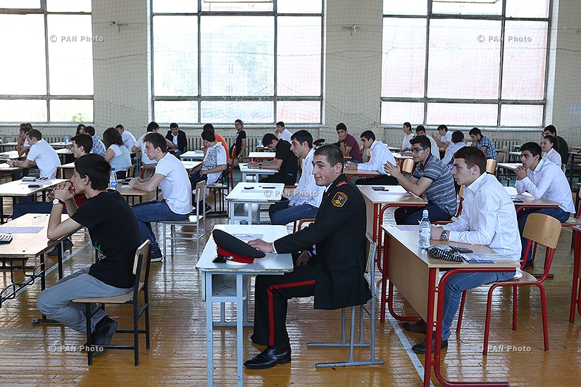 Physics exam: Minister of Science and Education visits examination center