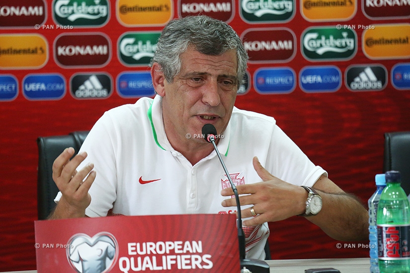 Пресс-конференция главного тренера сборной Португалии по футболу Фернанду Сантуша