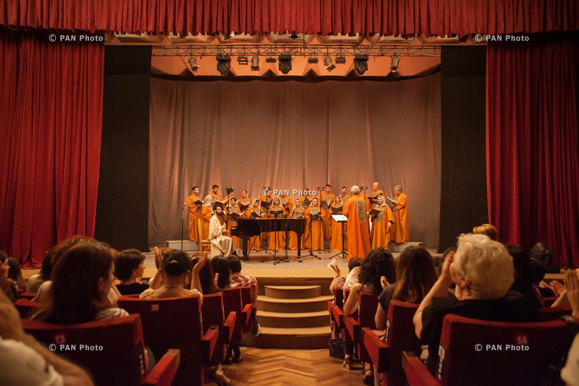 Прокет «Луйс и Лусо»: Концерт Тиграна Амасяна и Ереванского государственного камерного хора в Степанакерте