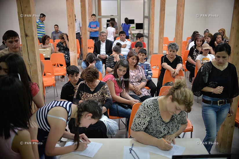 Регистрация студентов в Гюмрийском подразделении Центра креативных технологий «Тумо»