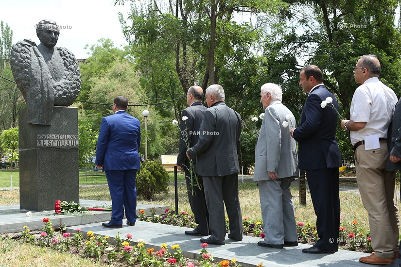 Armenian President Serzh Sargsyan attends events, dedicated to 86th birth anniversary of Chess Champion Tigran Petrosyan