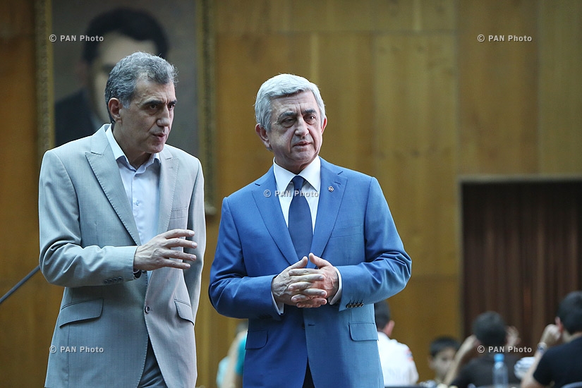 Президент Армении Серж Саркисян принял участие в мероприятиях, посвященных 86-летию со дня рождения шахматиста Тиграна Петросяна