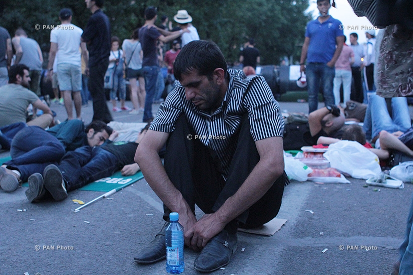 June 25: Baghramyan ave. in the morning after the protest