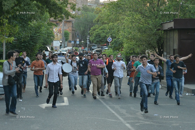26 июня: Раннее утро на проспекте Баграмяна после протеста