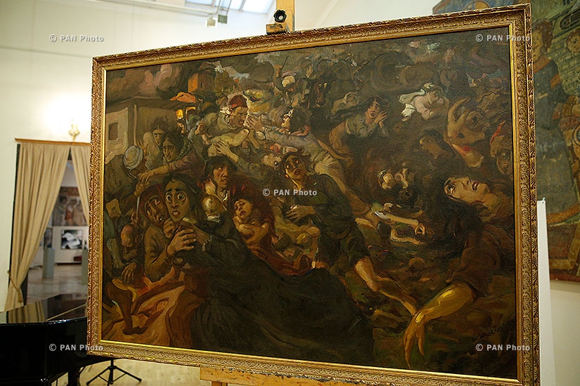Полотно Акима Аванесова под названием «Из века в век» в Национальной галерее Армении
