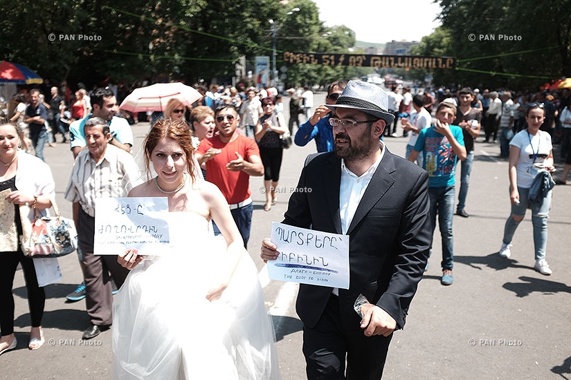 Armenian wedding during the protest against electricity price rise on Baghramyan ave