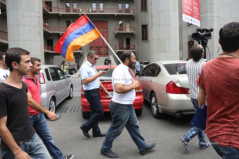 Stand up, Armenia initiative’s march along Baghramyan avenue towards Melik Adamyan street