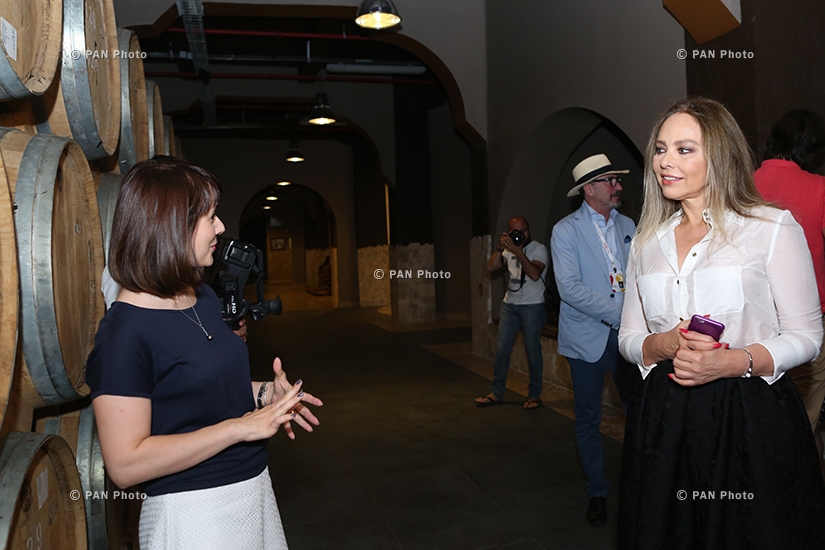 Актрисы Орнелла Мути и Настасья Кински посетили Ереванский Коньячный Завод: 12-й кинофестиваль «Золотой абрикос»