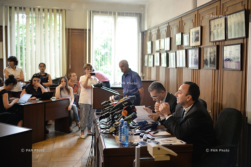 Press conference of the Commission for Constitutional Reforms