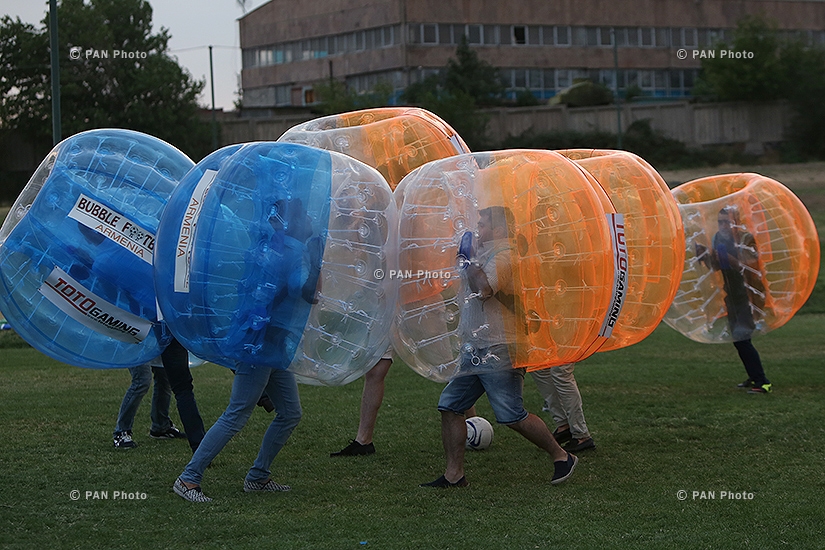  Bubble Football Armenia: Первый выставочный матч