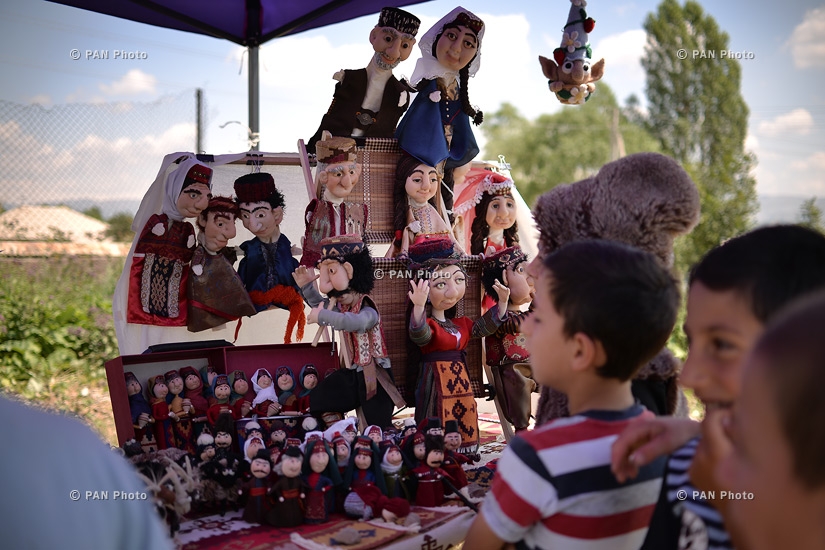 Mountainous raspberry festival in the Aragats community 