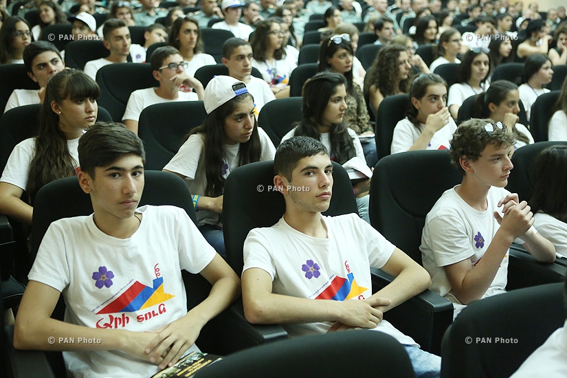 Armenian Minister of Defense Seyran Ohanyan meets with youths that have arrived in Armenia under the Come Home program 