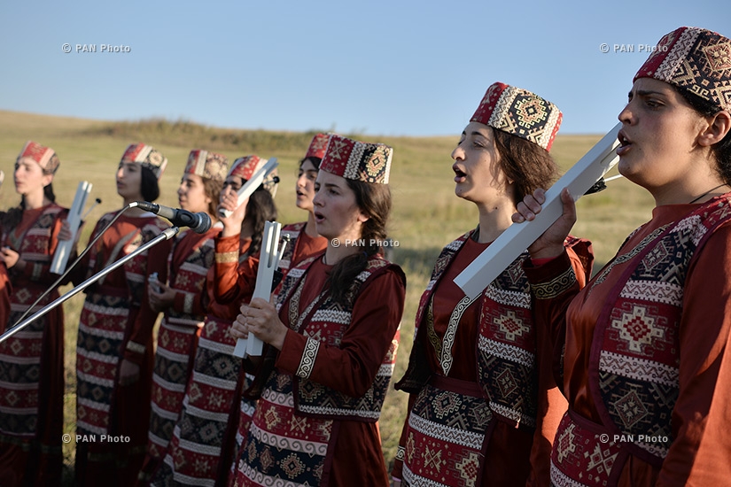 Armenians celebrate Navasard