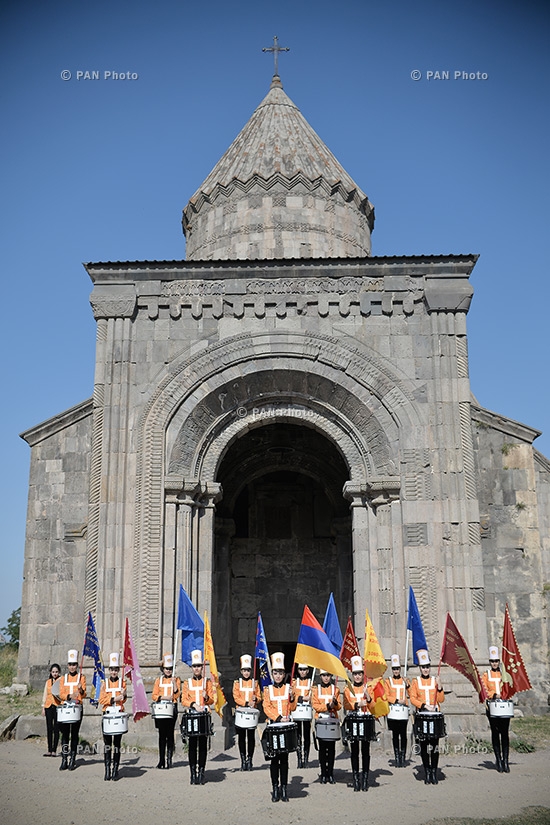 Armenians celebrate Navasard
