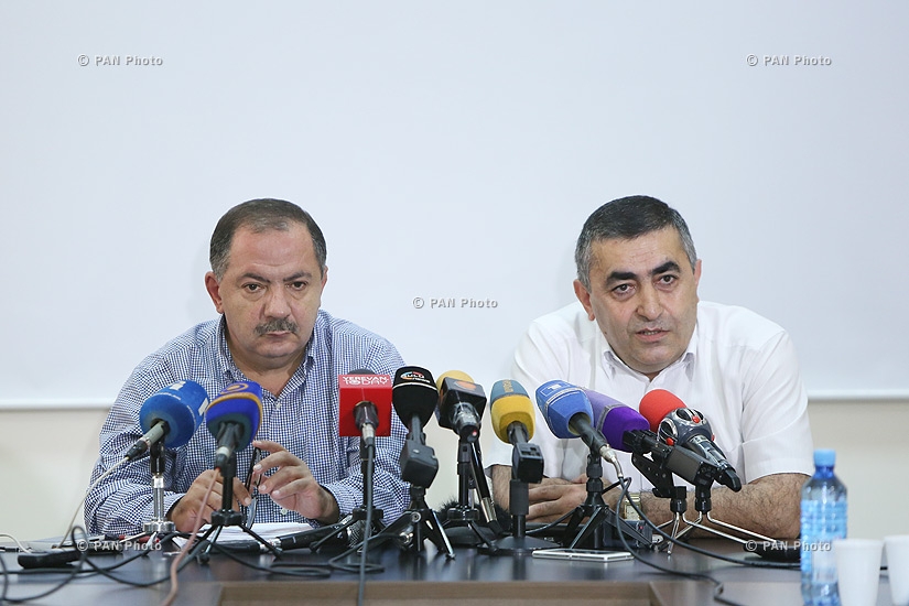 Пресс-конференция членов Верховного органа АРФ «Дашнакцутюн» Армена Рустамяна и Агвана Варданяна