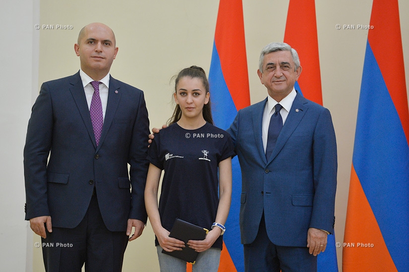 ՀՀ նախագահ Սերժ Սարգսյանը հանդիպել է տարբեր մրցույթներում և միջազգային օլիմպիադաներում հաղթած դպրոցականների հետ