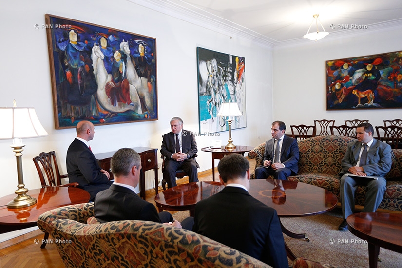 Министр иностранных дел Армении Эдвард Налбандян принял посла Беларуси в Армении Степана Сухоренко