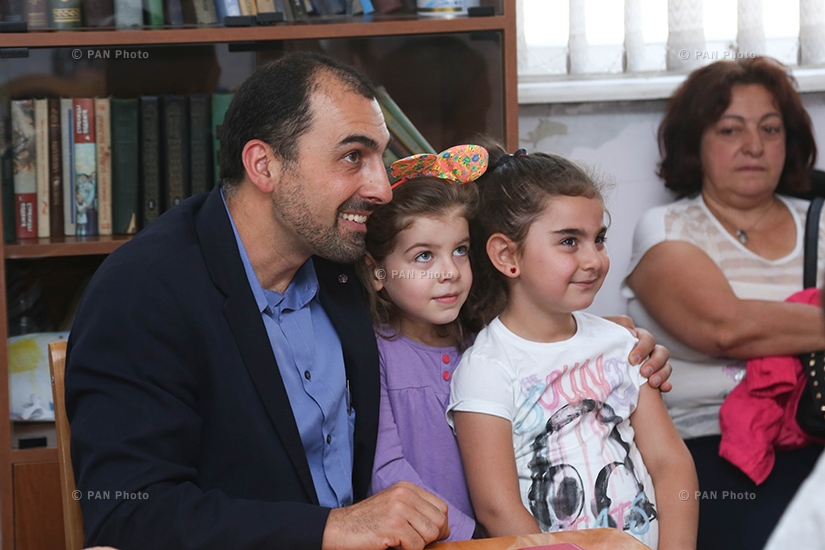 Australian-Armenian philanthropist, conquered Ararat gives his donations to Mission Armenia NGO and UN project aimed at support to Syrian-Armenians refugees