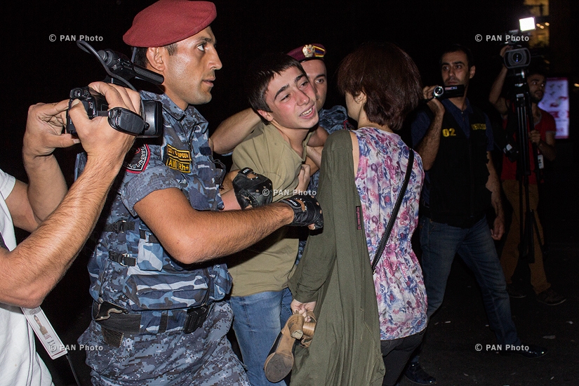 Police clear Yerevan's Baghramyan avenue of protesters