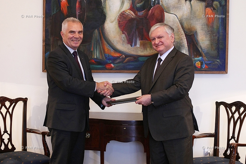 Newly-appointed Head of the ‪EU‬ delegation to ‪Armenia‬ Piotr Switalsky handed over copies of his credentials to Foreign Minister of Armenia Edward Nalbandian
