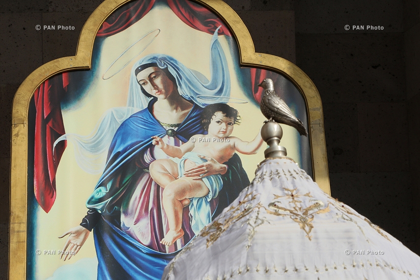 Ամեն 7 տարին մեկ տեղի ունեցող մյուռոնօրհնեքի արարողությունը Մայր Աթոռ Սուրբ Էջմիածնում