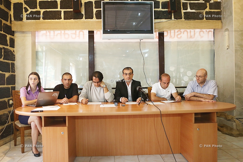 Press conference of Pre-Parliament members 