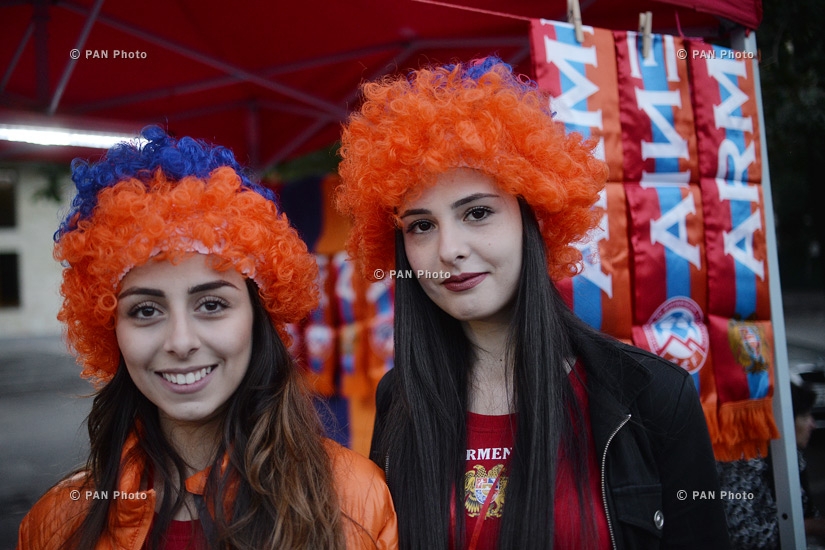 Фанаты перед матчем Армения - Албания: Отборочный цикл Евро-2016 
