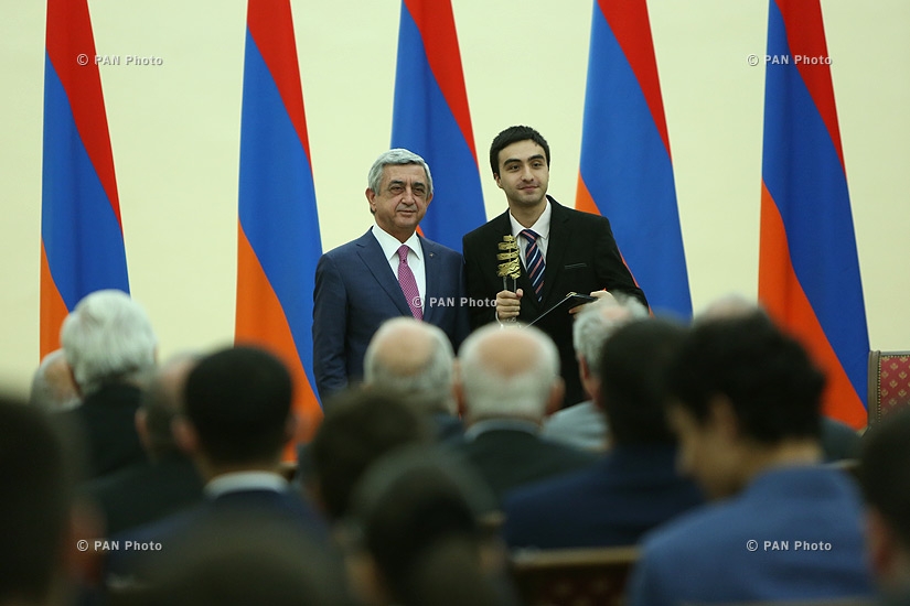Президент Серж Саргсян принял студентов и учащихся, удостоившихся образовательных наград Президента РА за 2015 год в сфере ИТ