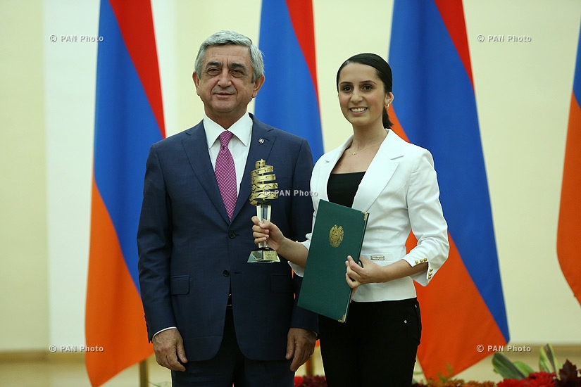President Serzh Sargsyan receives awardees of 2015 RA President's Education Awards in IT sphere