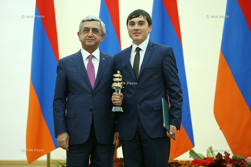 President Serzh Sargsyan receives awardees of 2015 RA President's Education Awards in IT sphere