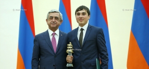 Президент Серж Саргсян принял студентов и учащихся, удостоившихся образовательных наград Президента РА за 2015 год в сфере ИТ