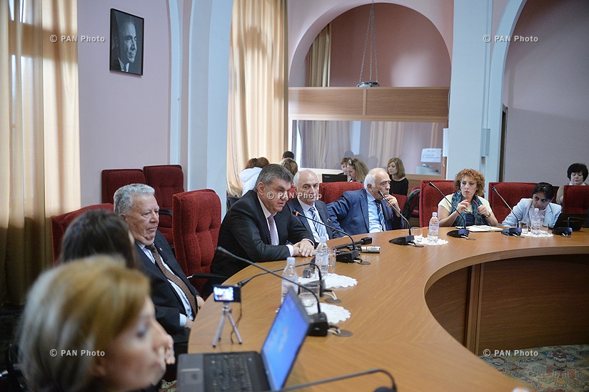 Пресс-конференция председателя Союза армян России и председателя Всемирного армянского конгресса Ара Абрамяна