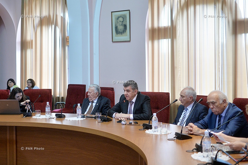 Пресс-конференция председателя Союза армян России и председателя Всемирного армянского конгресса Ара Абрамяна