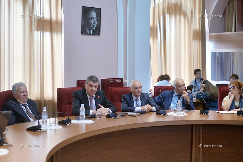 Пресс-конференция председателя Союза армян России и председателя Всемирного армянского конгресса Ара Абрамяна