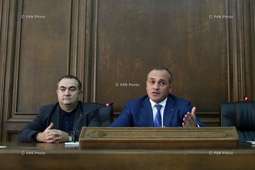 Թևան Պողոսյան, Կորյուն Նահապետյան