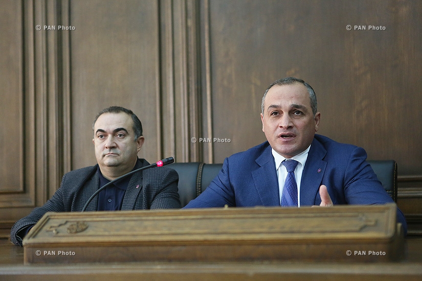 Թևան Պողոսյան, Կորյուն Նահապետյան