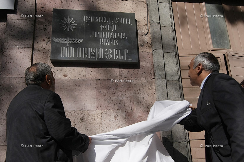 Plaque in memory of actor Sos Sargsyan unveiled