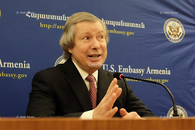 Пресс-конференция американского сопредседателя Минской группы ОБСЕ Джеймса Уорлика