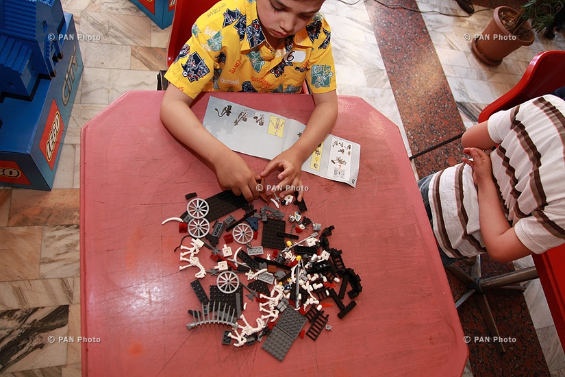 В Ереване прошел LEGO-конкурс, посвященный 50-летию Леголенда