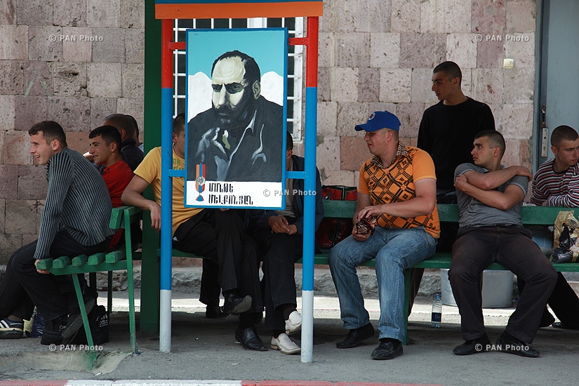 Юрий Хачатуров посетил Центральный сборный пункт Минобороны Армении