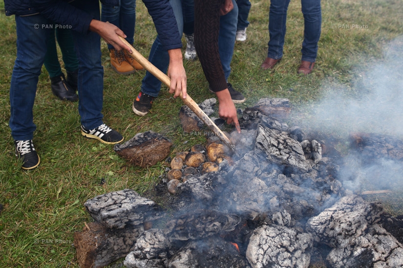 'Big bonfire 2015’ with the motto ‘People of Gavar are Hosting՛  in Gandzak community of Gavar 