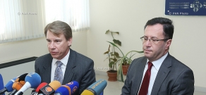 Հարավային Կովկասում ՆԱՏՕ-ի կապի սպա Ուիլյամ Լահյուի և ՀՀ ԱԳՆ Սպառազինությունների վերահսկման և միջազգային անվտանգության վարչության պետ Սամվել Մկրտչյանի մամուլի ասուլիսը