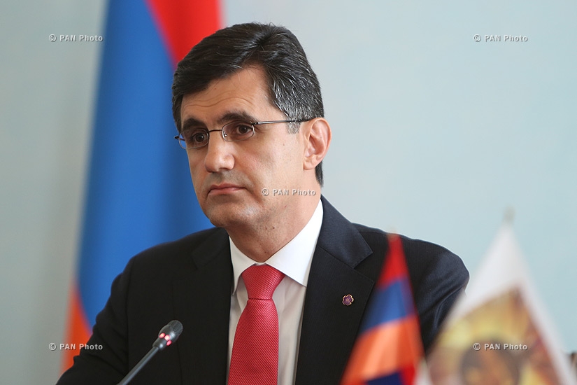 Press conference of Presidential Chief of Staff Vigen Sargsyan, VivaCell-MTS CEO Ralph Yirikyan and director of Synopsys Armenia Hovik Musaelyan