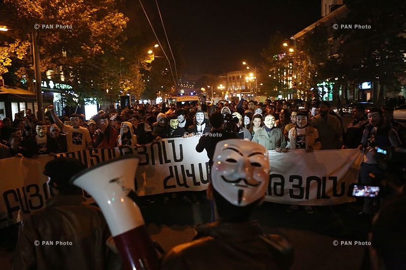 Марш миллиона масок в Ереване 