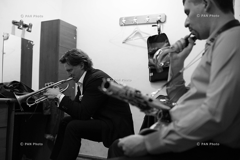 Vadim Eilenkrig jazz band in Yerevan: Backstage and concert