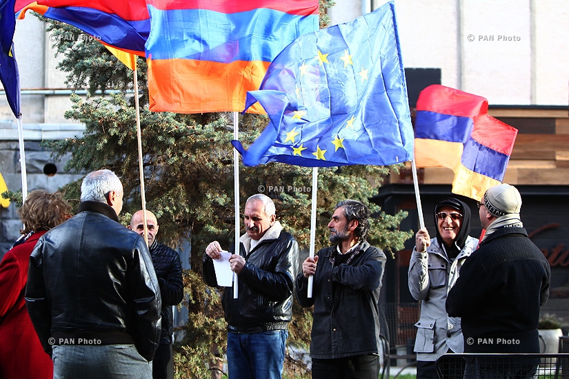 National Self Determination Union's leader Paruyr Hayrikyan presented his vision for Constitution referendum